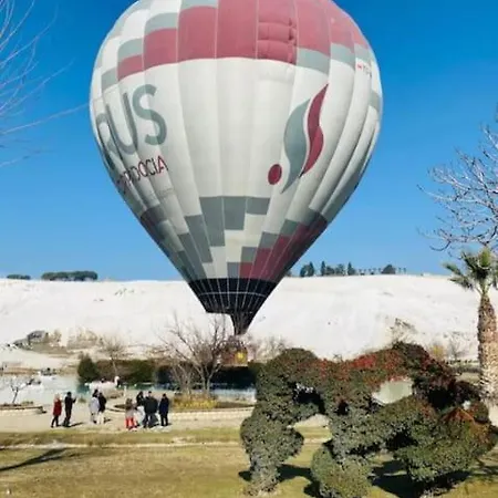 Apartament Happy House 2 *