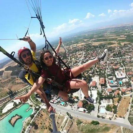 Happy House 2 * פמוקלה