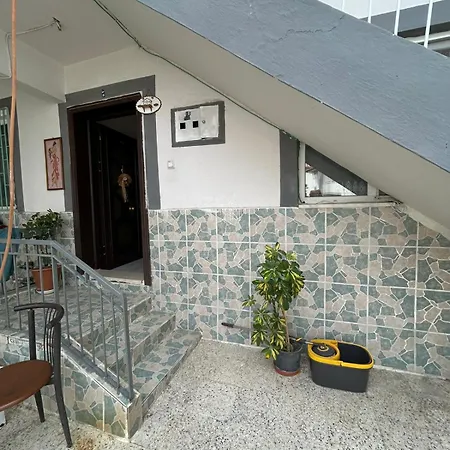 Happy House 2 *